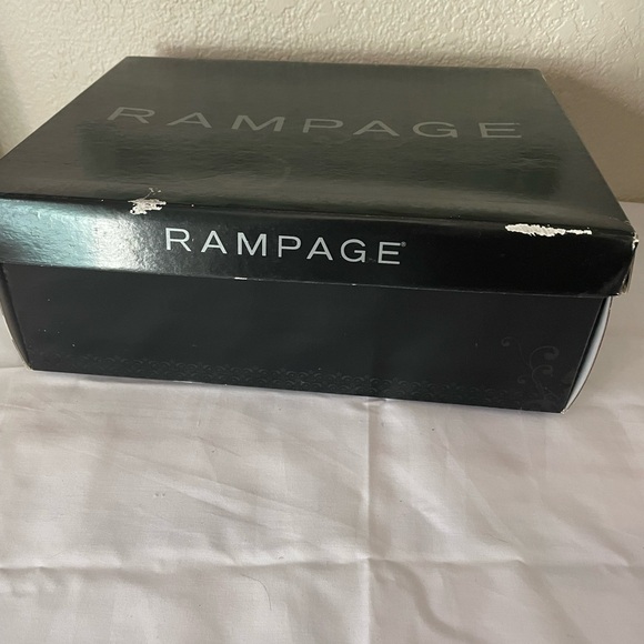 Rampage heels black and white gingham bow. Size 9M. Gently used. - Picture 9 of 10